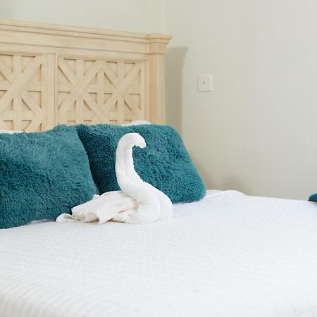 La Vue De Basseterre Apartments - Luxury In Bird Rock Kültér fotó