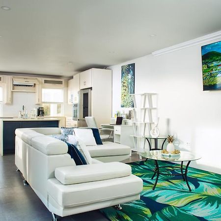 La Vue De Basseterre Apartments - Luxury In Bird Rock Kültér fotó