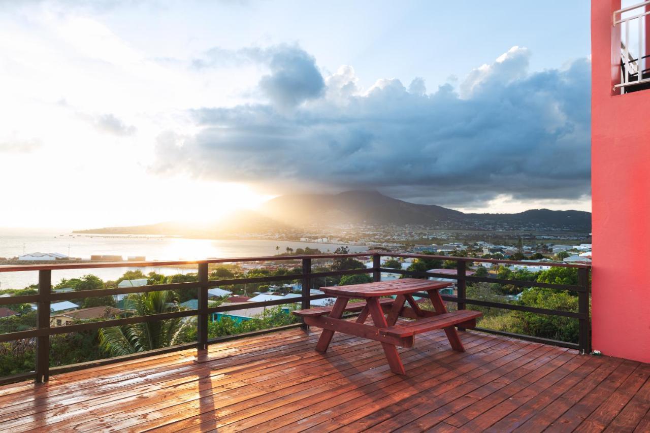 La Vue De Basseterre Apartments - Luxury In Bird Rock Kültér fotó